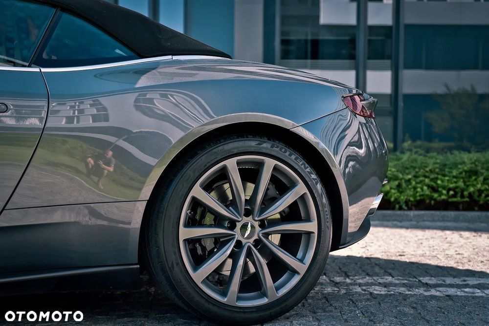 Aston Martin DB11 V8 Volante - 17