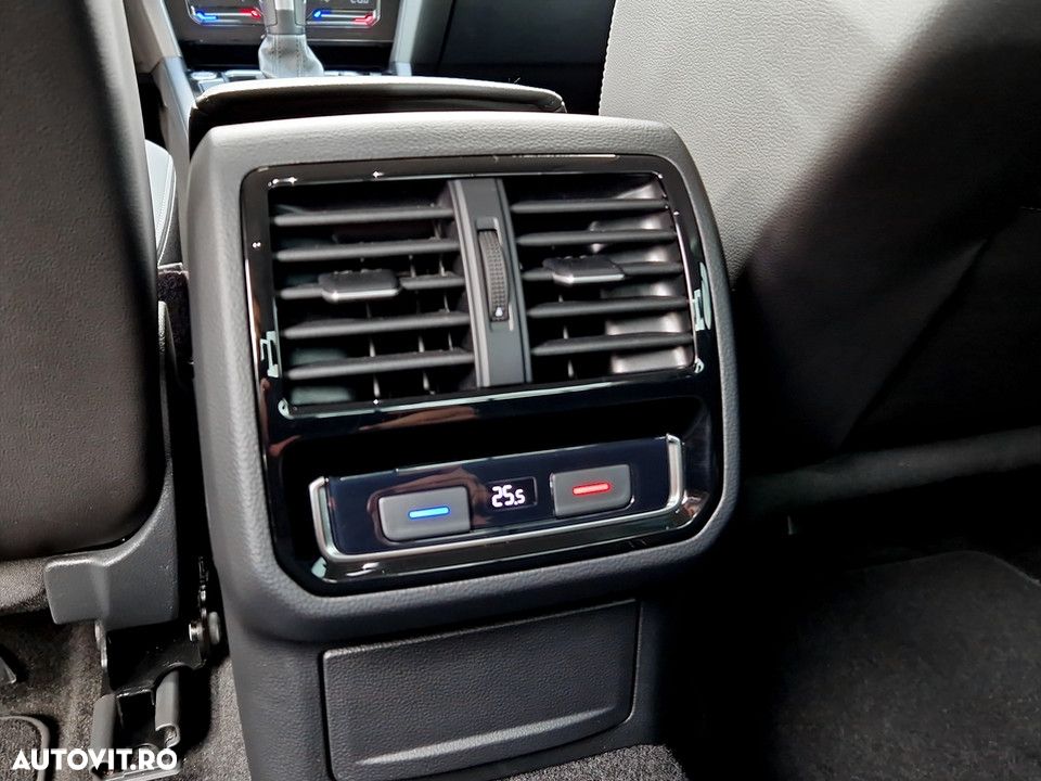 Volkswagen Passat 2.0 TDI DSG Highline - 24
