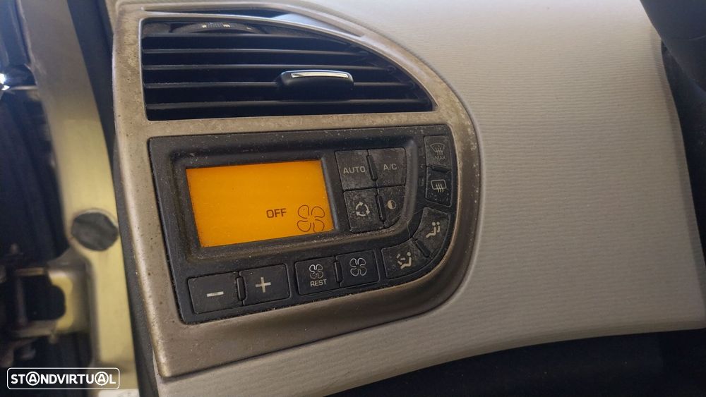 Citroën C4 Grand Picasso 1.6 HDi SX - 9