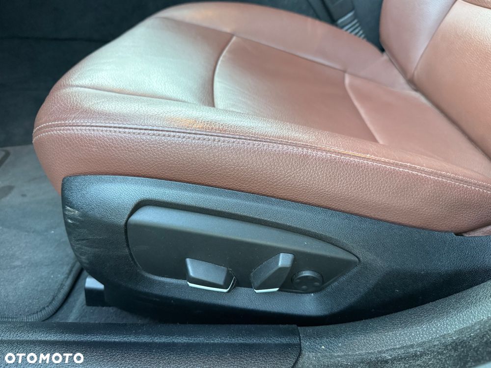 BMW Seria 5 535i xDrive Sport-Aut Luxury Line - 13