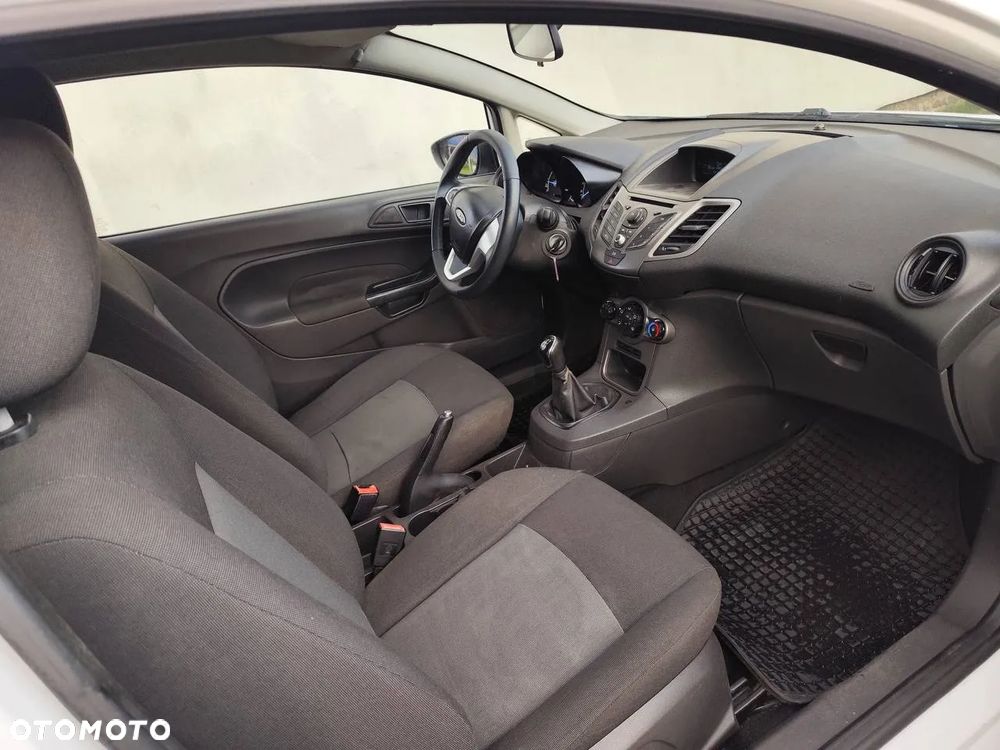 Ford Fiesta 1.5 TDCi Ambiente - 8