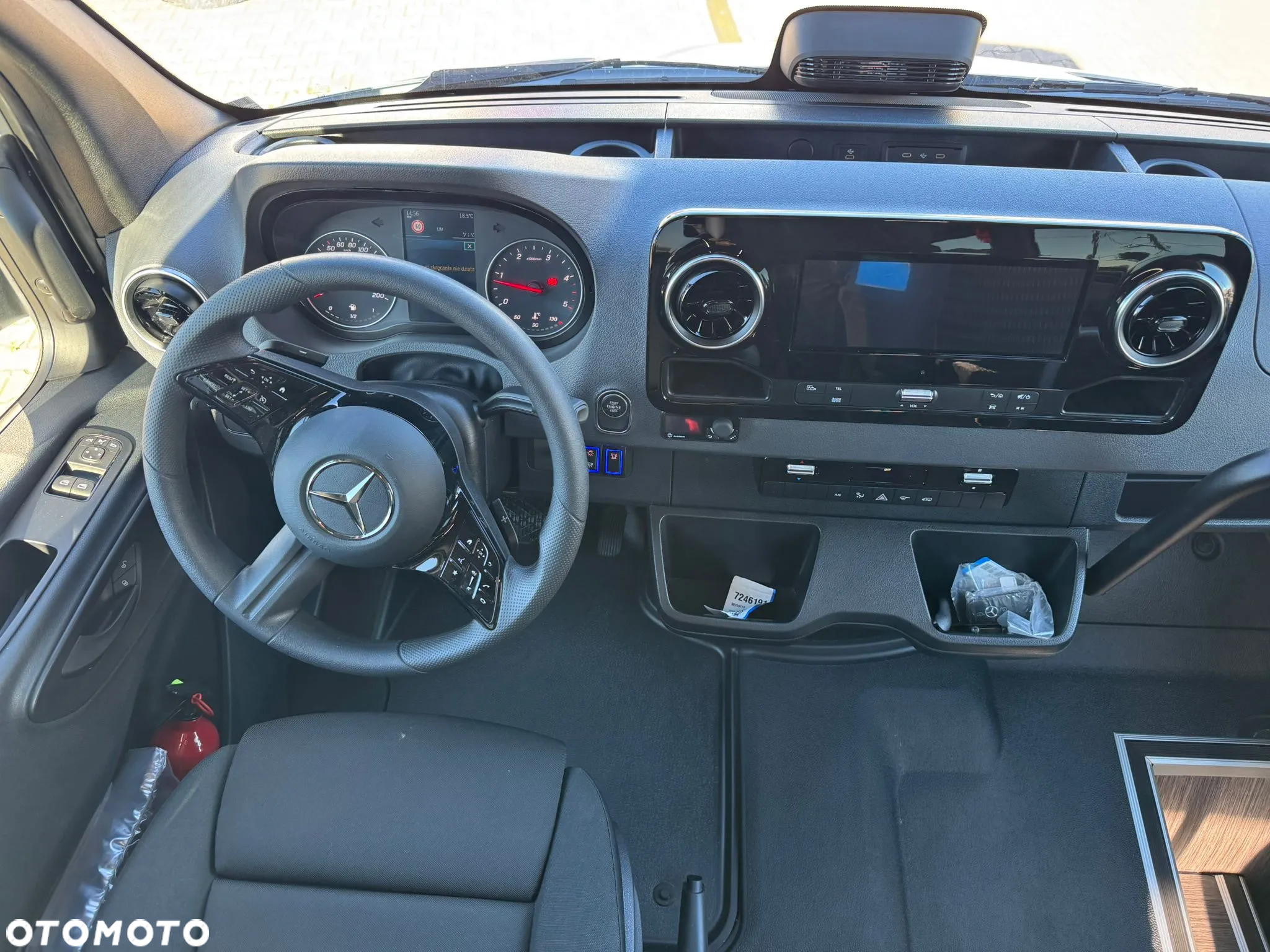 Mercedes-Benz Sprinter 517 - 12