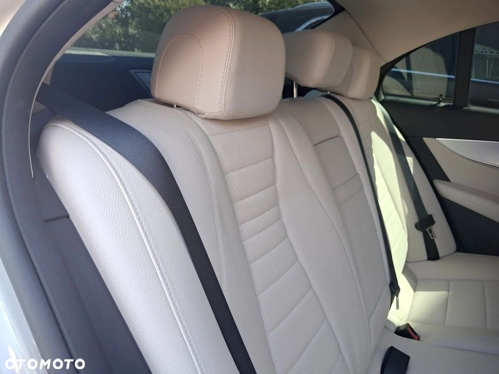 Mercedes-Benz Klasa E 220 d 9G-TRONIC - 17