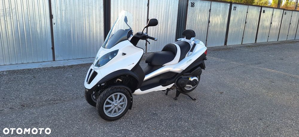 Piaggio MP-3 - 2