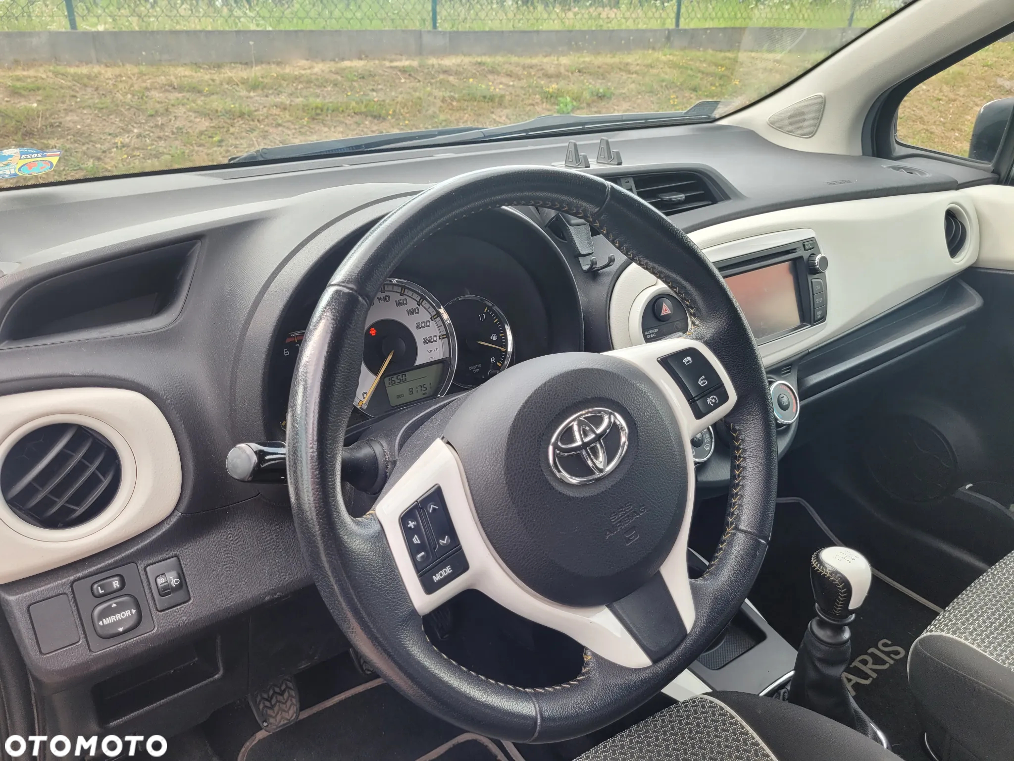 Toyota Yaris 1.33 Prestige - 9