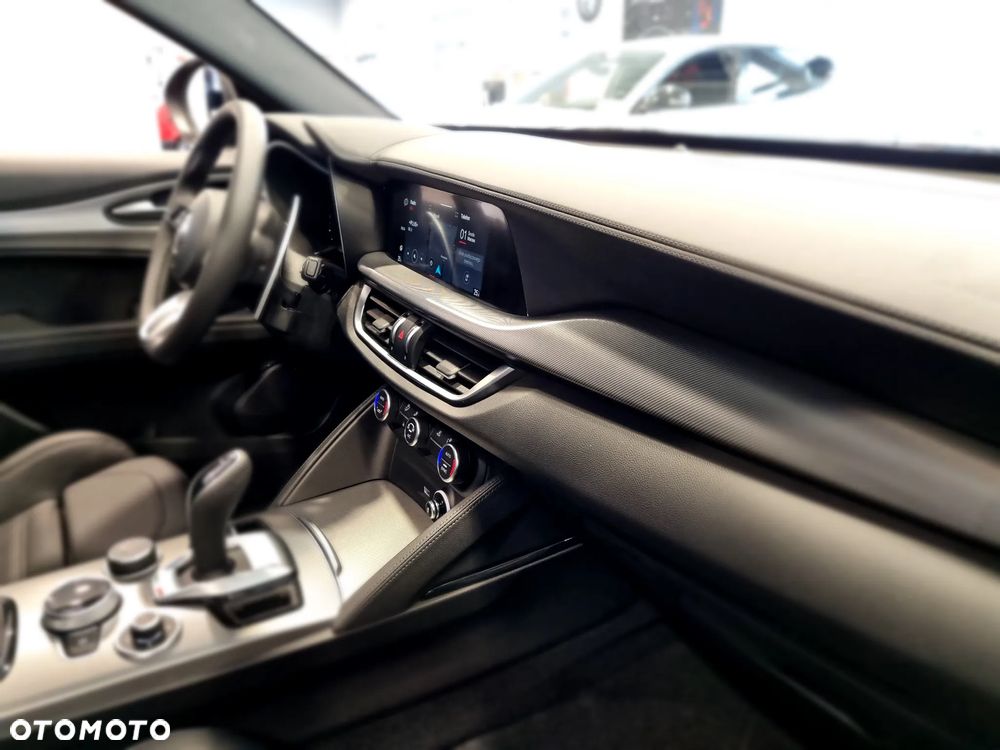 Alfa Romeo Stelvio 2.0 Turbo Veloce Q4 - 13