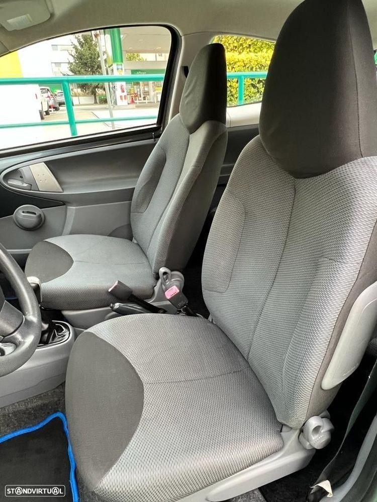 Toyota Aygo 1.0 + AC - 7