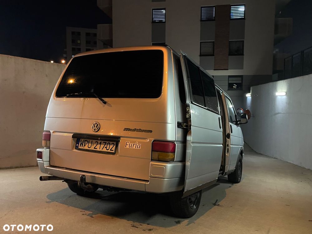 Volkswagen Multivan - 12