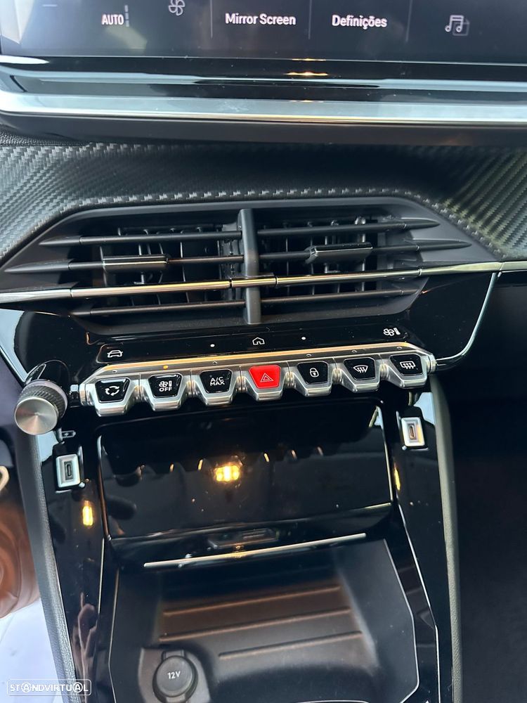 Peugeot 208 1.2 Hybrid Allure e-DCS6 - 13