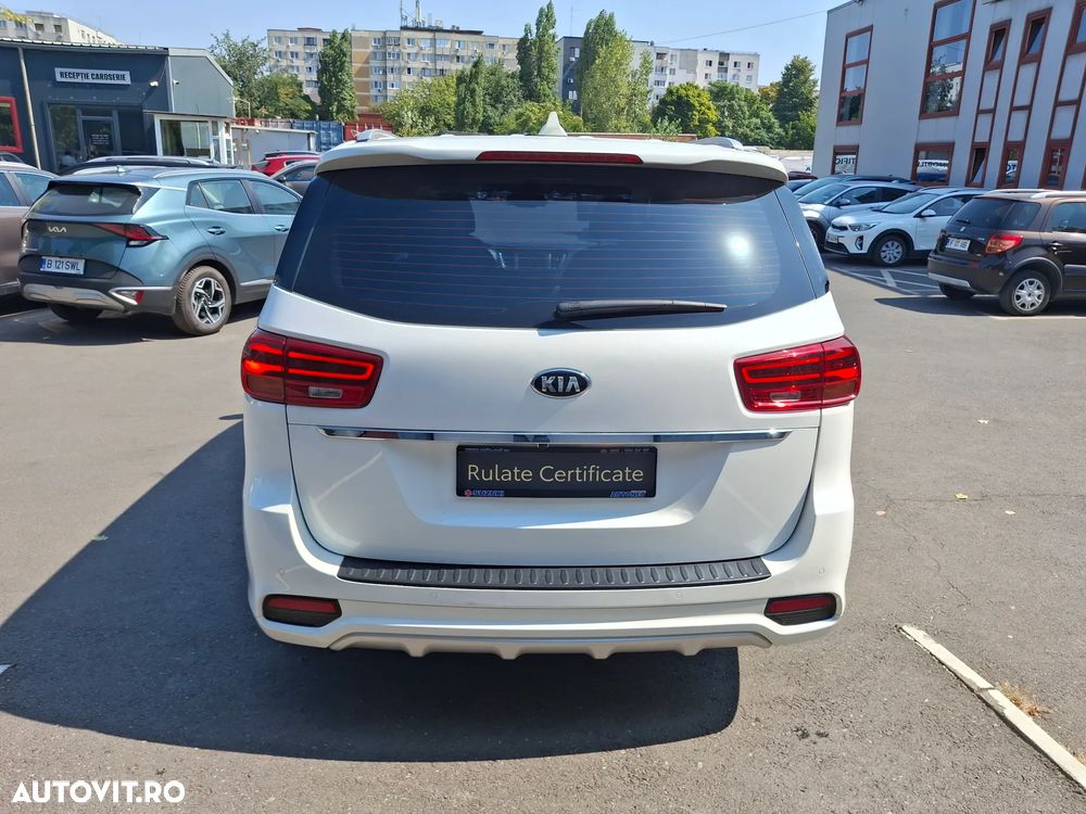 Kia Carnival - 4