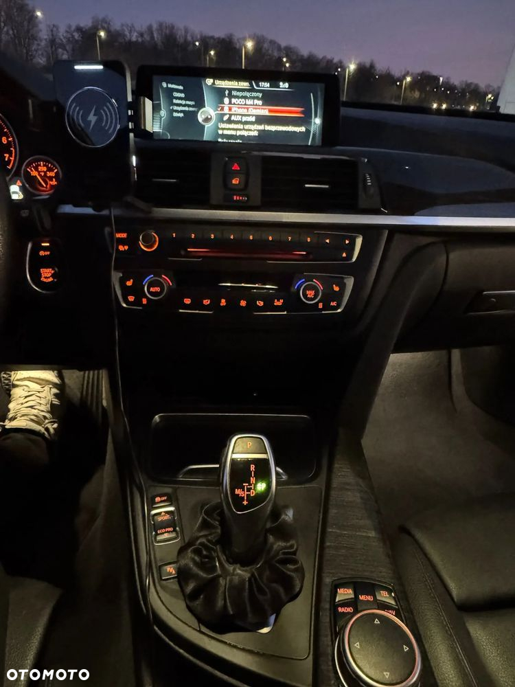 BMW 3GT 328i GT Sport Line - 27