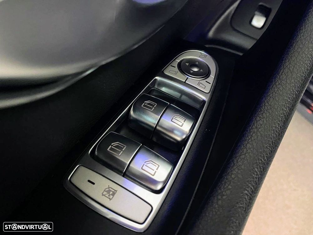 Mercedes-Benz E 220 d Avantgarde - 18