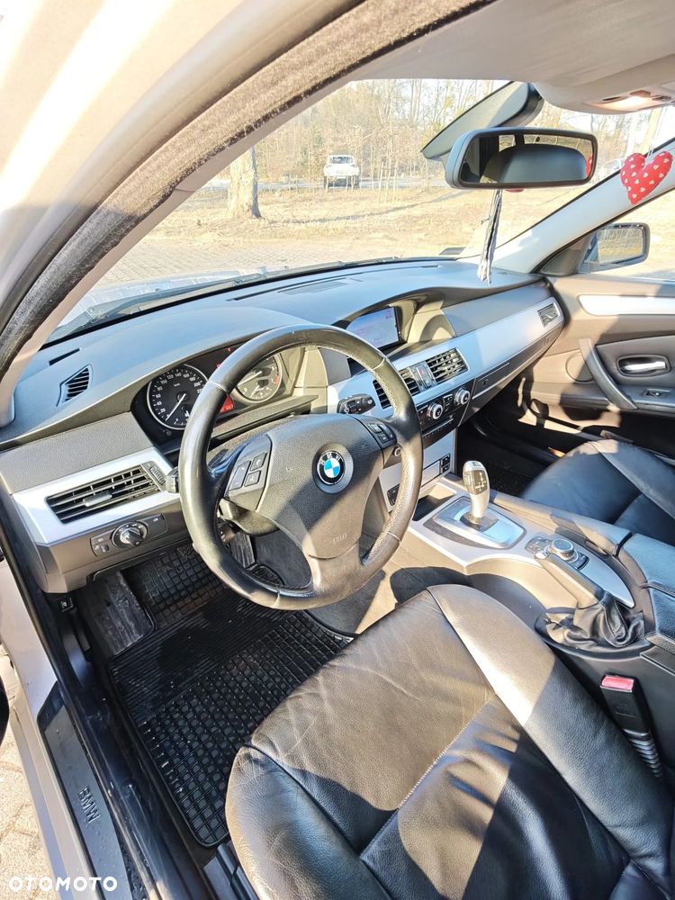 BMW Seria 5 523i - 9