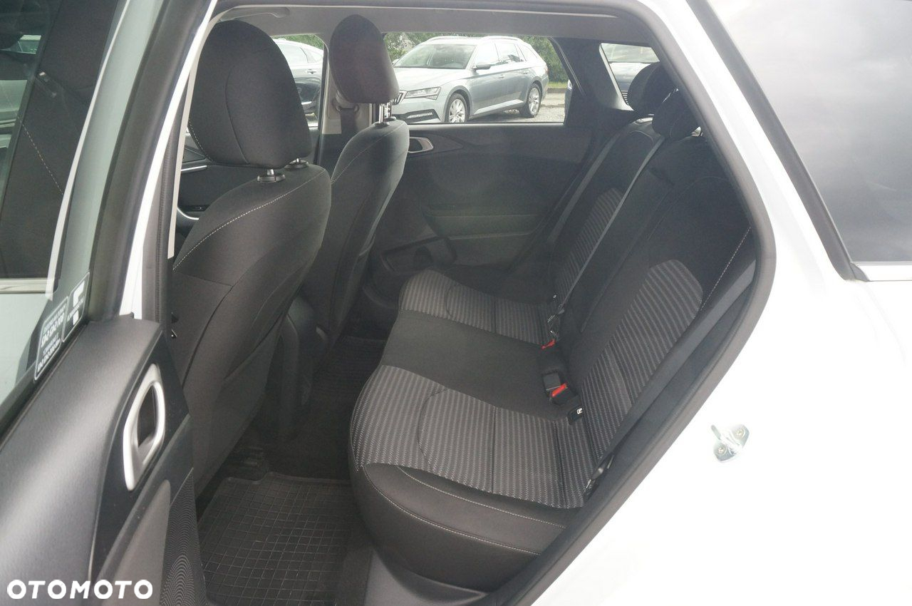 Kia Ceed 1.5 T-GDI M - 24