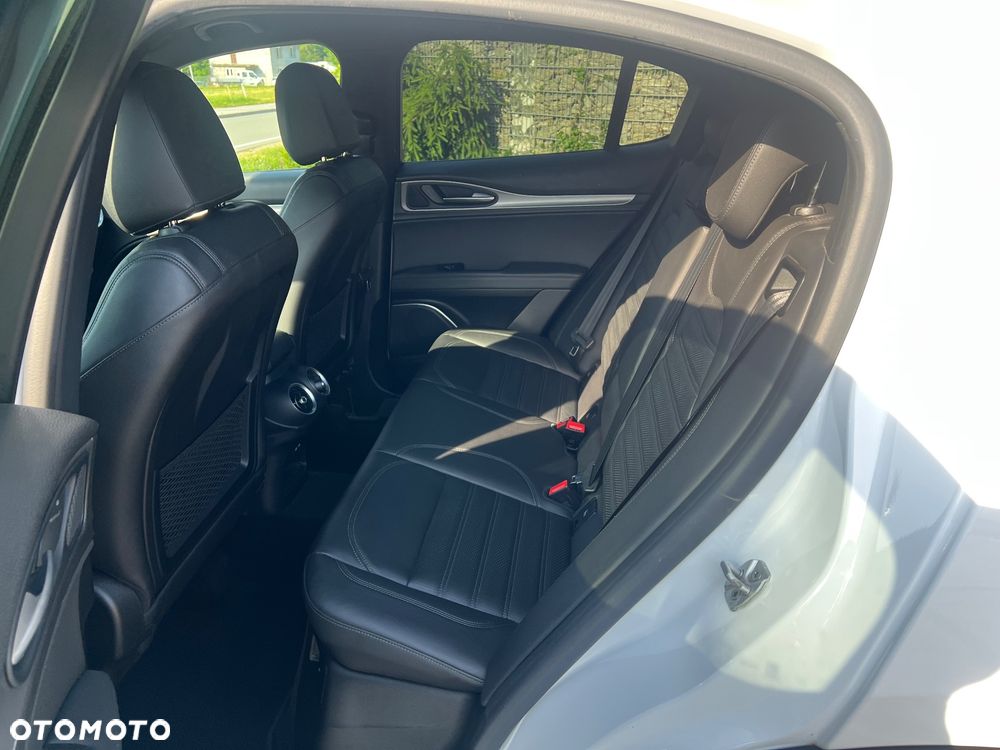 Alfa Romeo Stelvio 2.2 16V AT8 Q4 B-Tech - 28