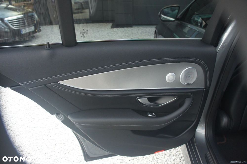 Mercedes-Benz Klasa E - 22