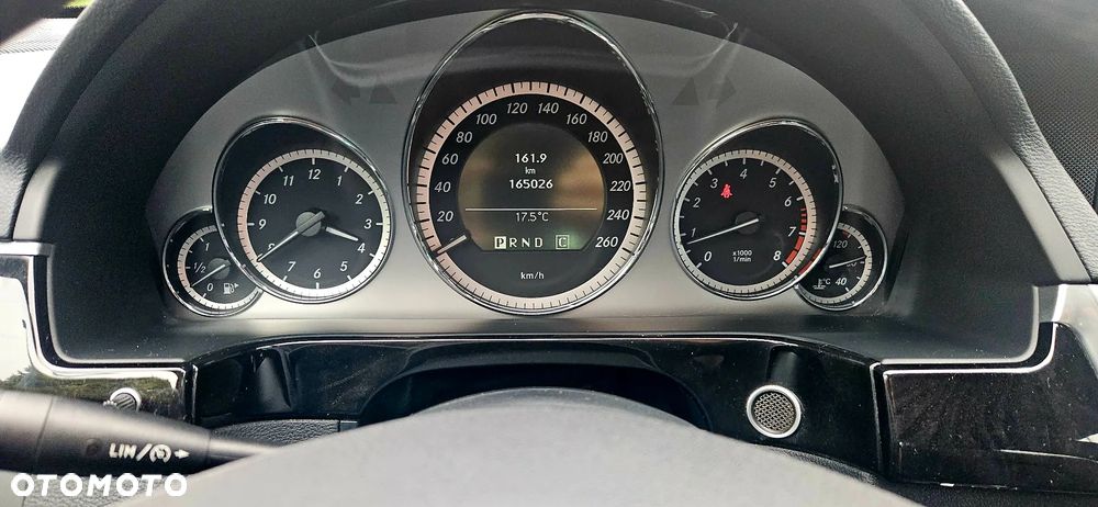 Mercedes-Benz Klasa E 200 CGI BlueEFFICIENCY 7G-TRONIC Avantgarde - 33