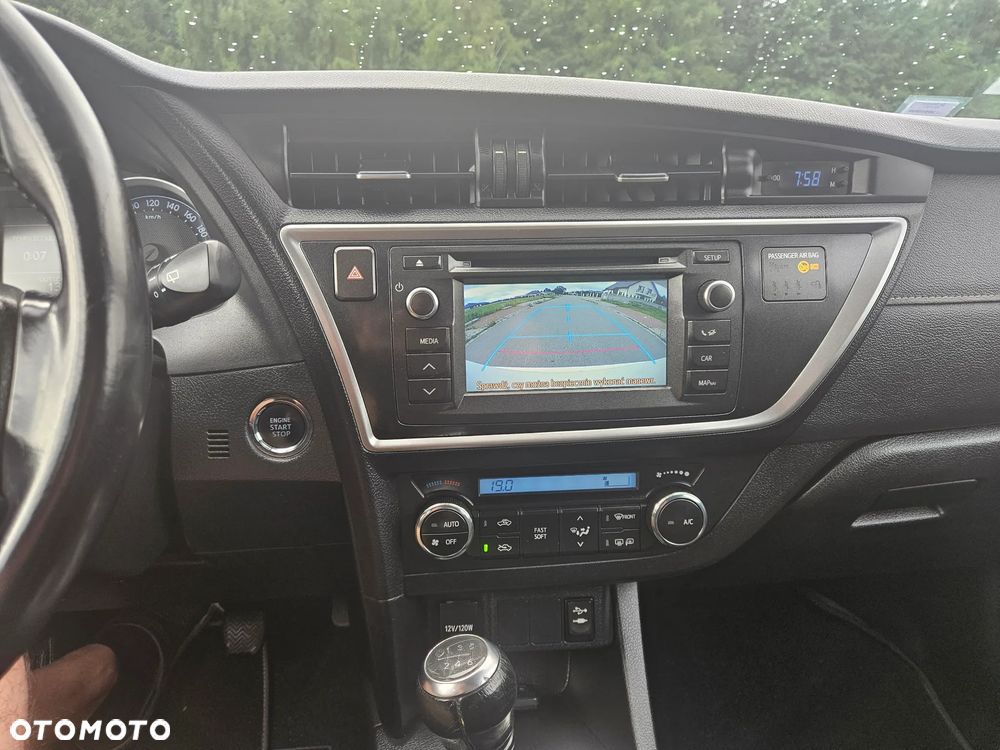 Toyota Auris 2.0 D-4D Comfort - 21