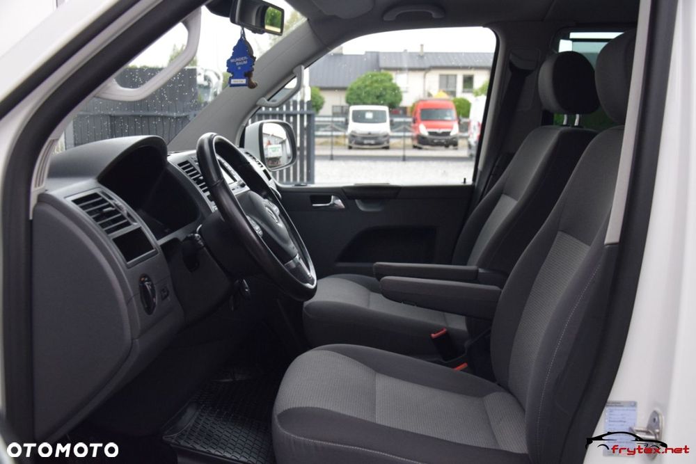 Volkswagen Caravelle - 17
