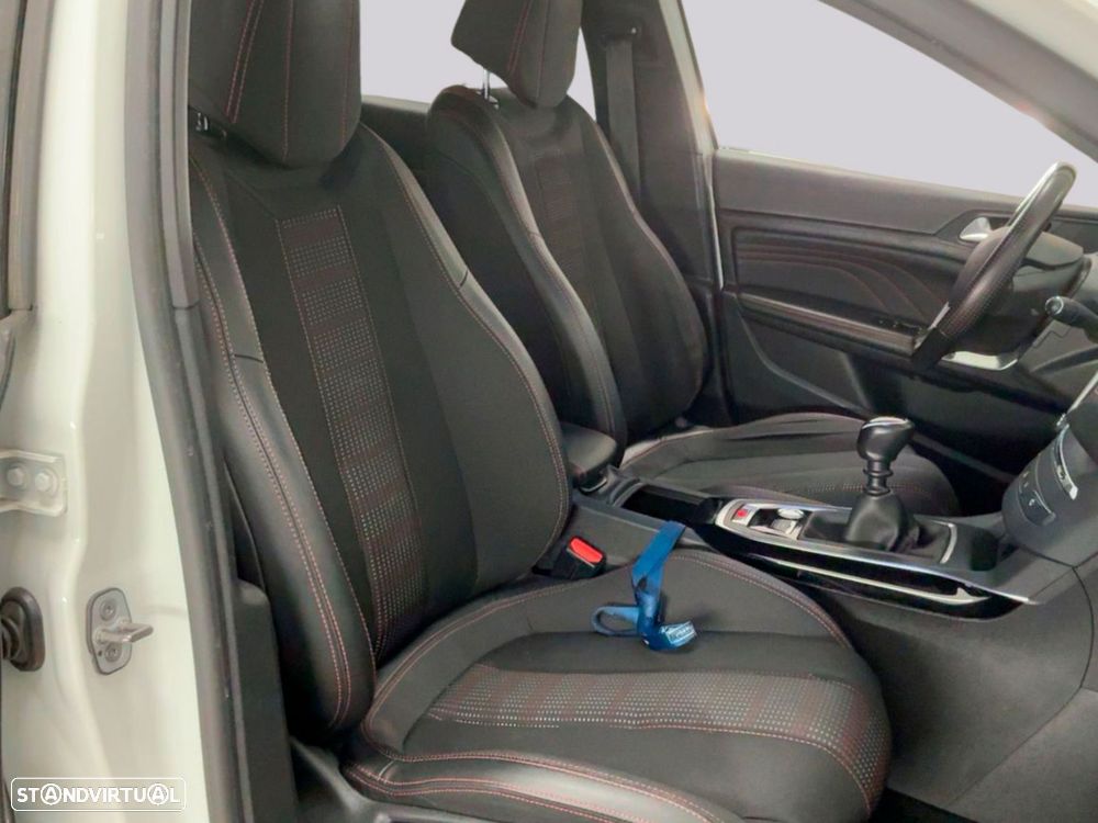 Peugeot 308 SW - 7
