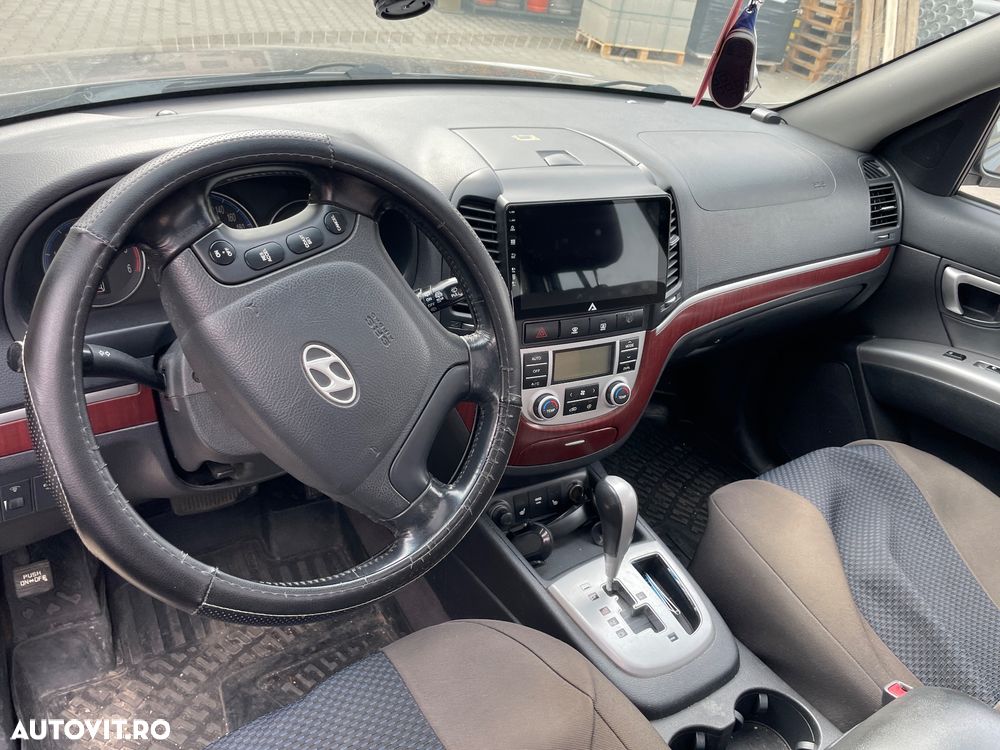 Hyundai Santa Fe 2.2 DSL VGT 7 SEATS 4WD AT PREMIUM - 8