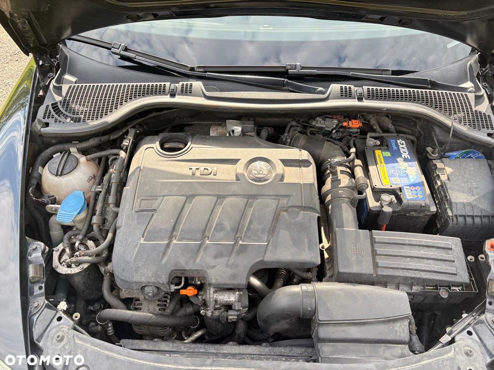 Skoda Octavia 2.0 TDI CR DPF RS - 14