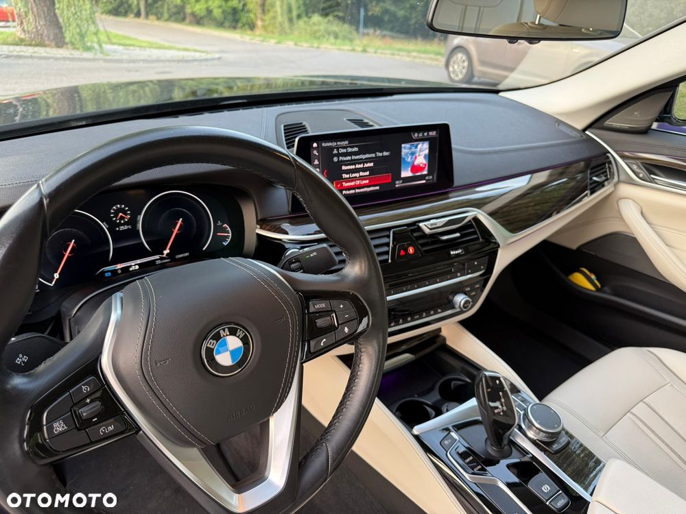 BMW Seria 5 520d xDrive Luxury Line sport - 17