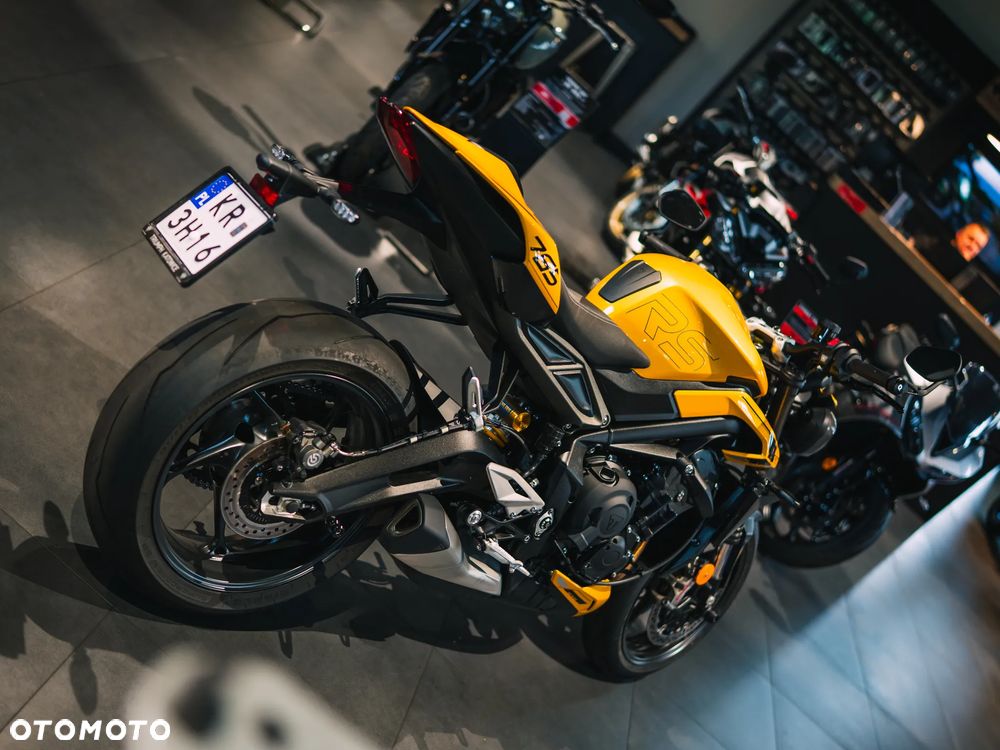 Triumph Street Triple - 21