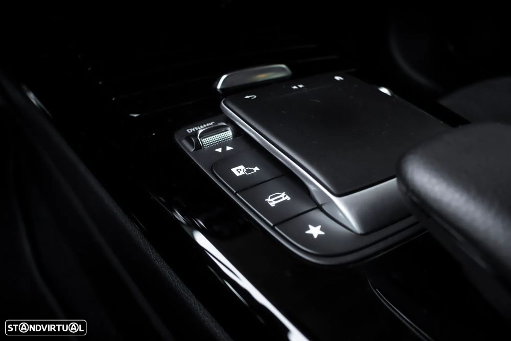 Mercedes-Benz A 250 e AMG Line - 22