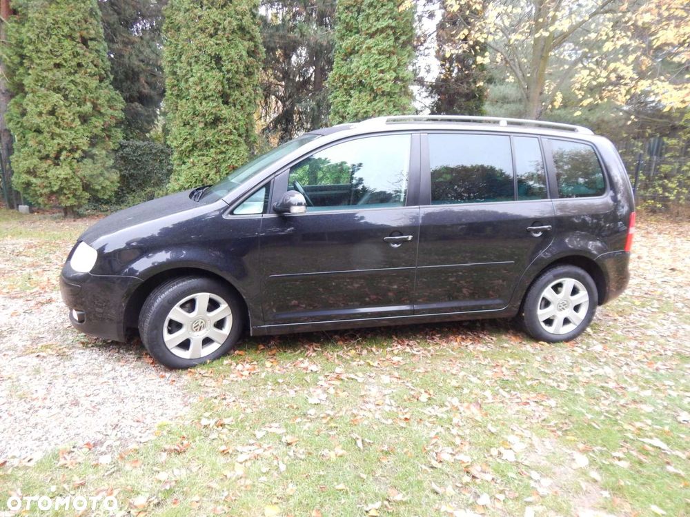 Volkswagen Touran 2.0 TDI Highline - 13