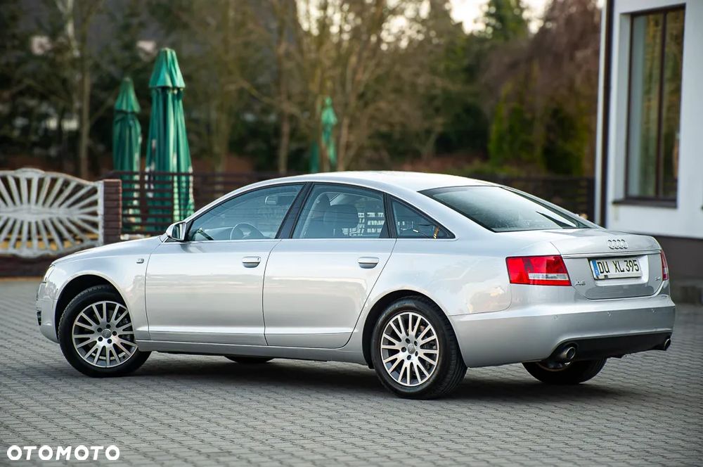 Audi A6 Limousine 2.4 - 8