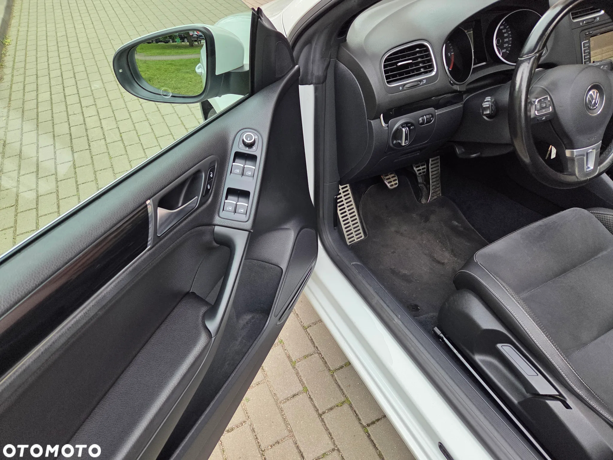 Volkswagen Golf Cabrio 1.6 TDI Exclusive - 27