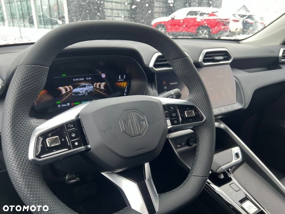 MG ZS Hybrid+ - 11