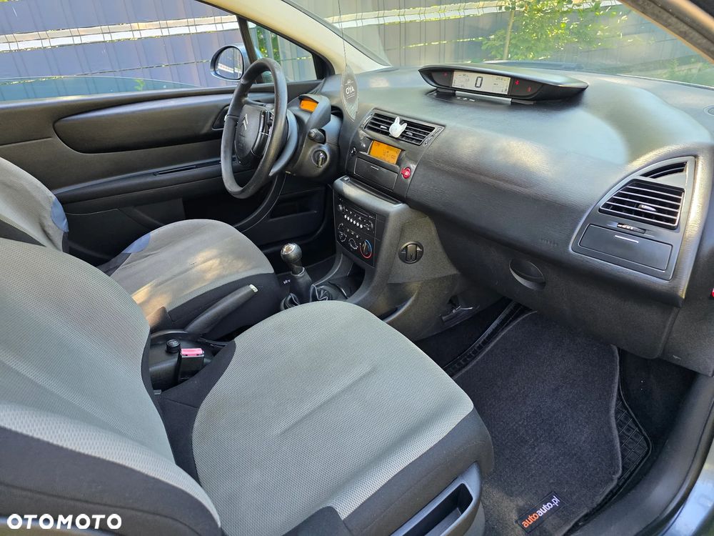 Citroën C4 1.4 16V VTR - 10