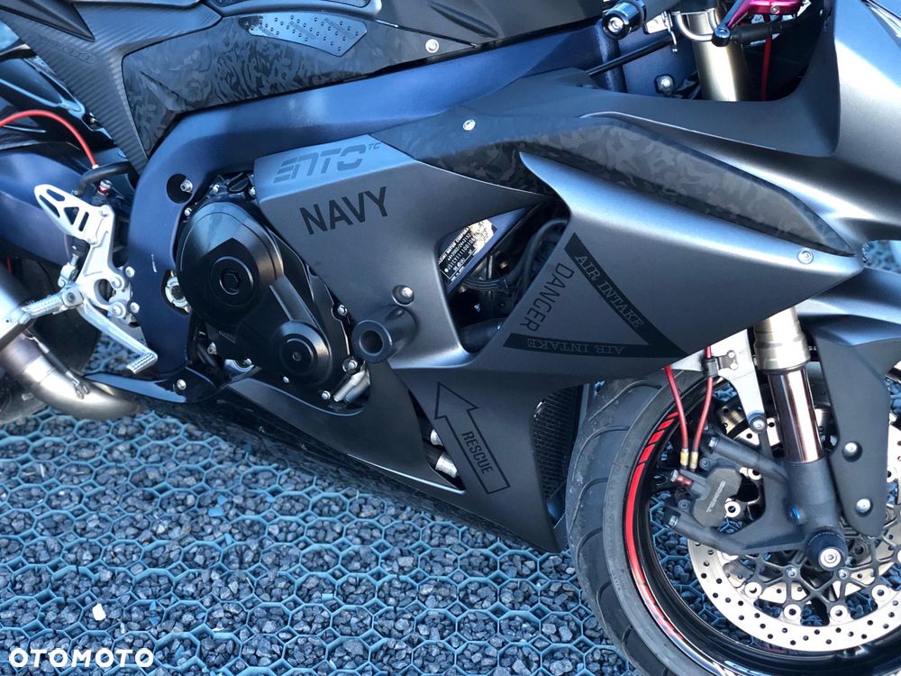 Suzuki GSX-R - 11