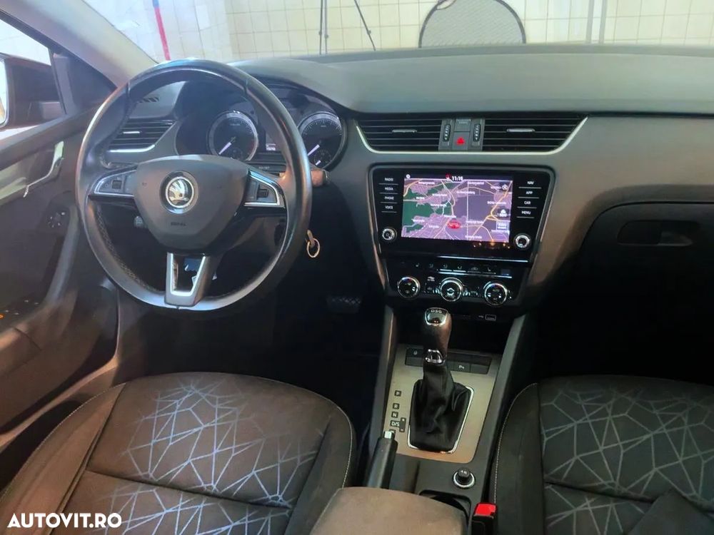 Skoda Octavia 2.0 TDI DSG Clever - 6