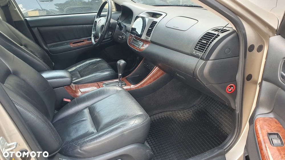 Toyota Camry 3.0 V6 - 12