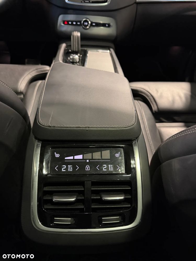 Volvo XC 90 T8 AWD Plug-In Hybrid R-Design 7os - 30