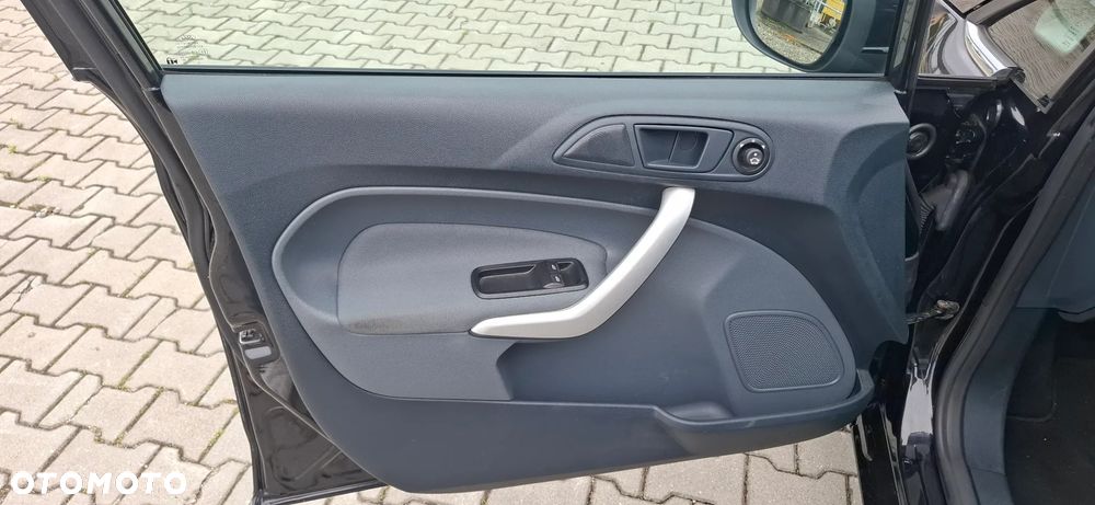 Ford Fiesta 1.25 Titanium EU6 - 16