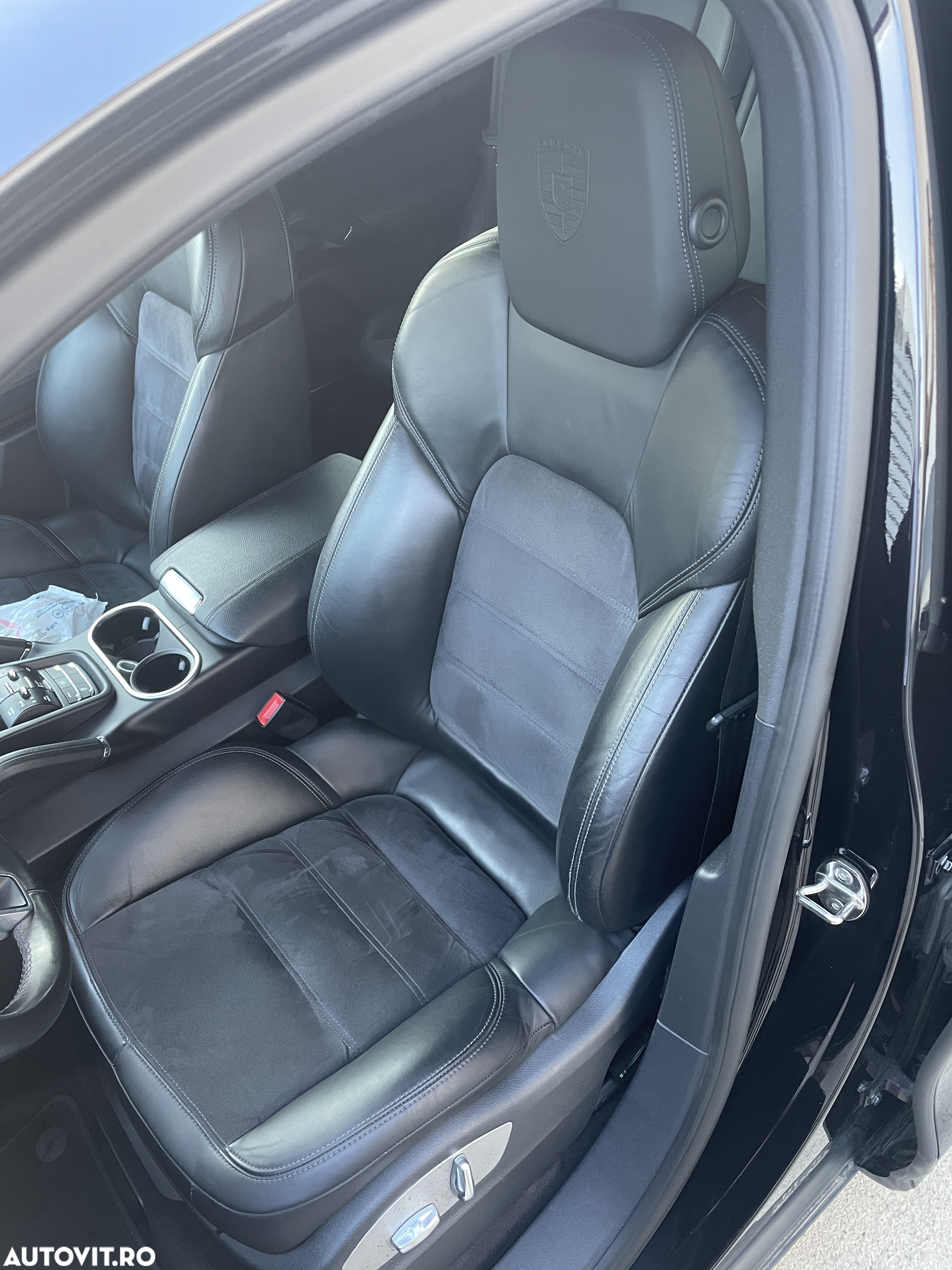 Porsche Cayenne 3.0 L - 23