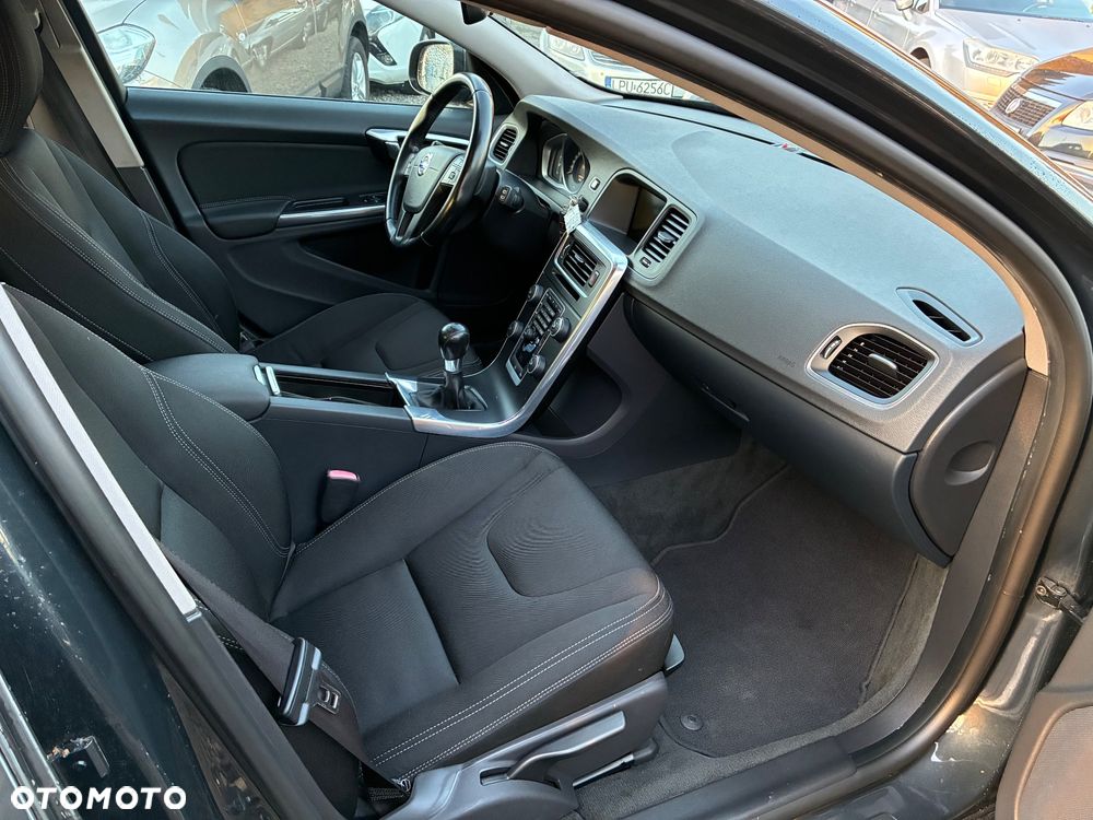 Volvo V60 D2 Base - 11