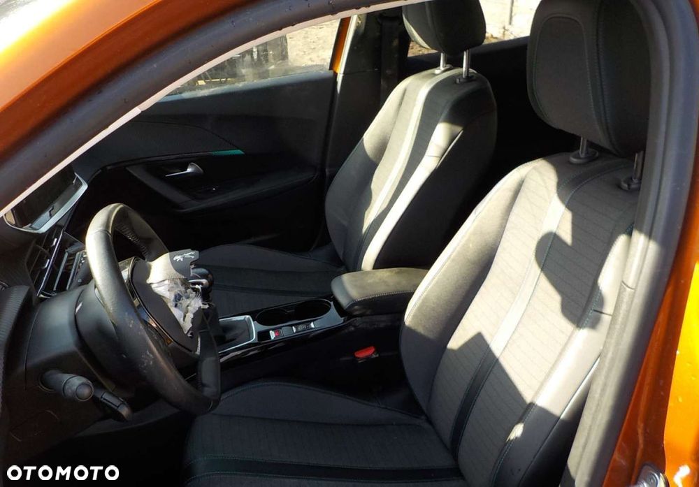 Peugeot 2008 - 32