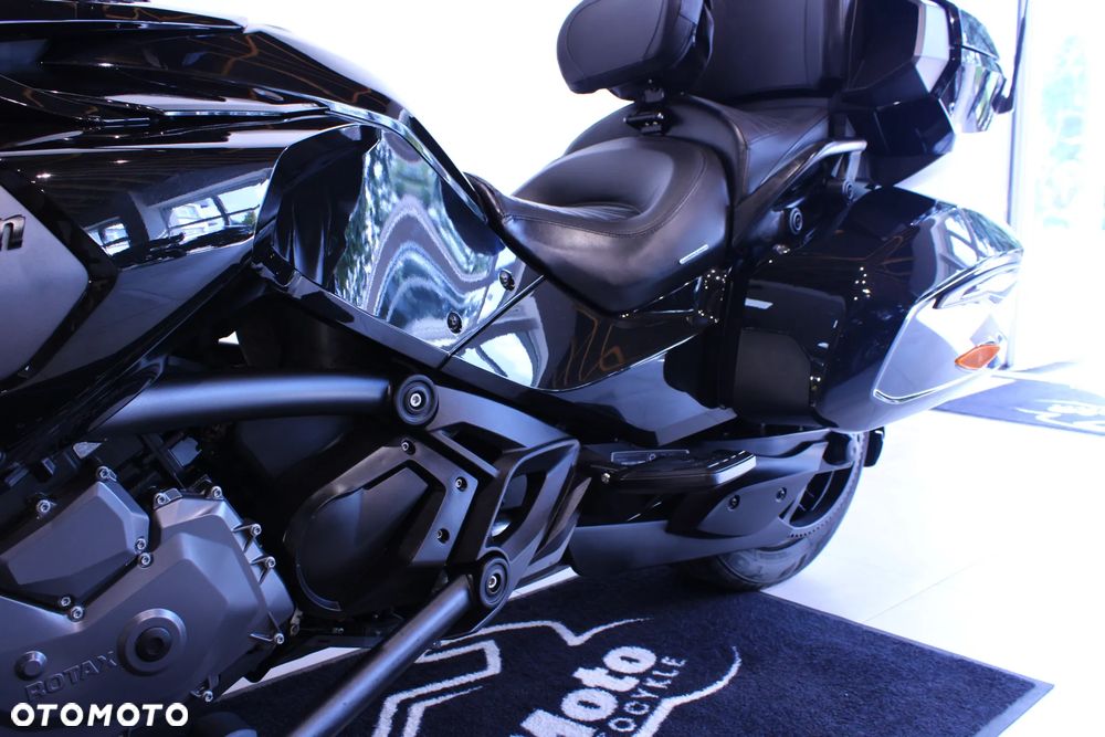 Can-Am Spyder - 26