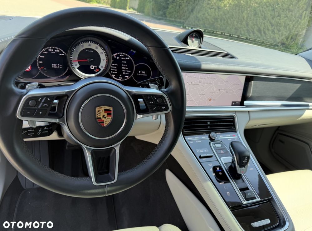Porsche Panamera 4 - 9