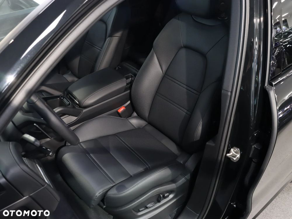 Porsche Cayenne - 16