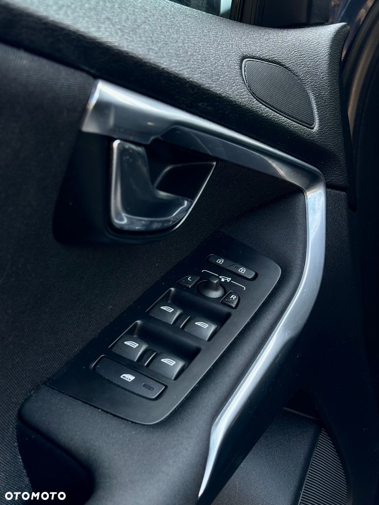 Volvo V40 D2 - 17