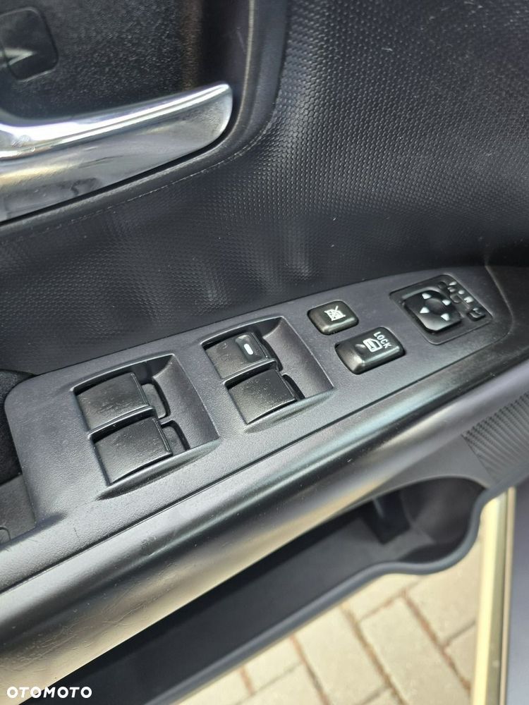 Mitsubishi Outlander - 13