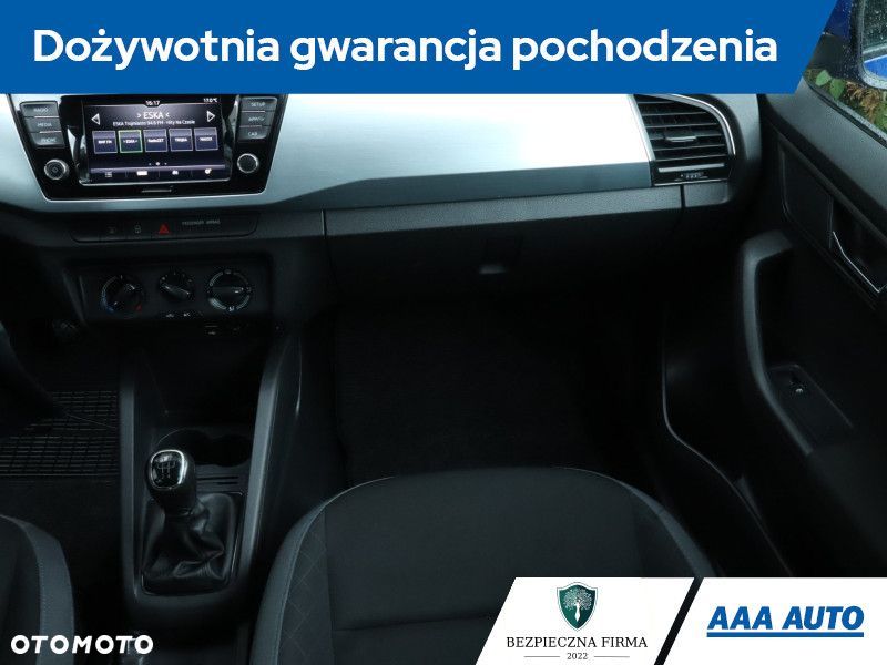 Skoda Fabia - 10