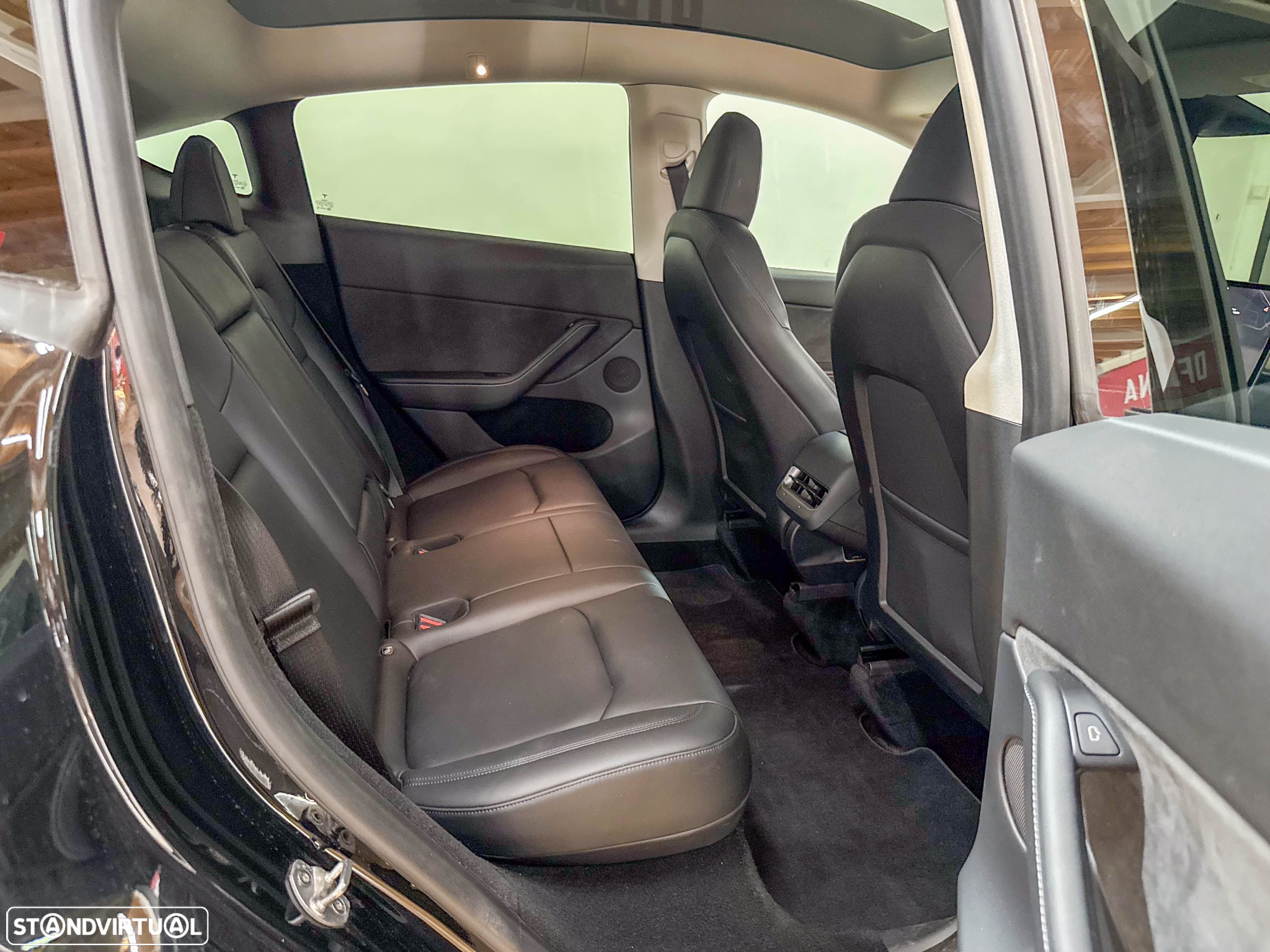 Tesla Model Y Performance Dual Motor AWD - 25
