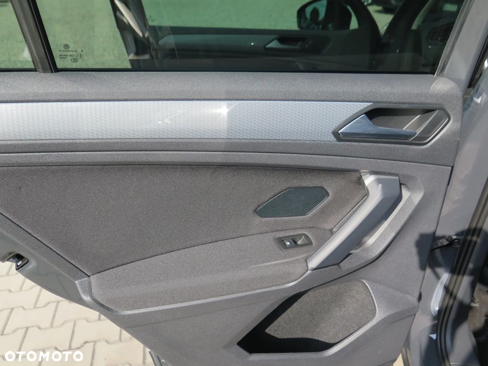 Volkswagen Tiguan - 31